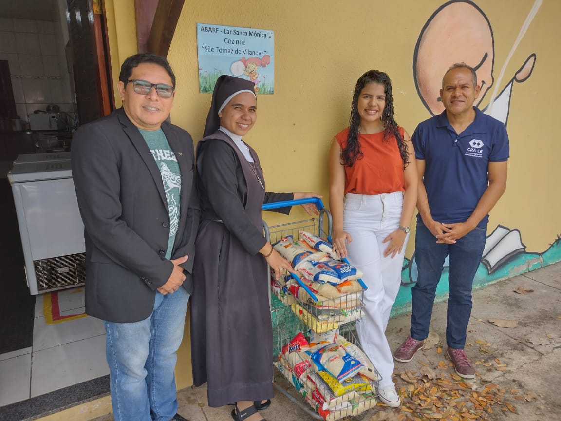 CRA-CE Solidário entrega cestas básicas a instituição beneficente